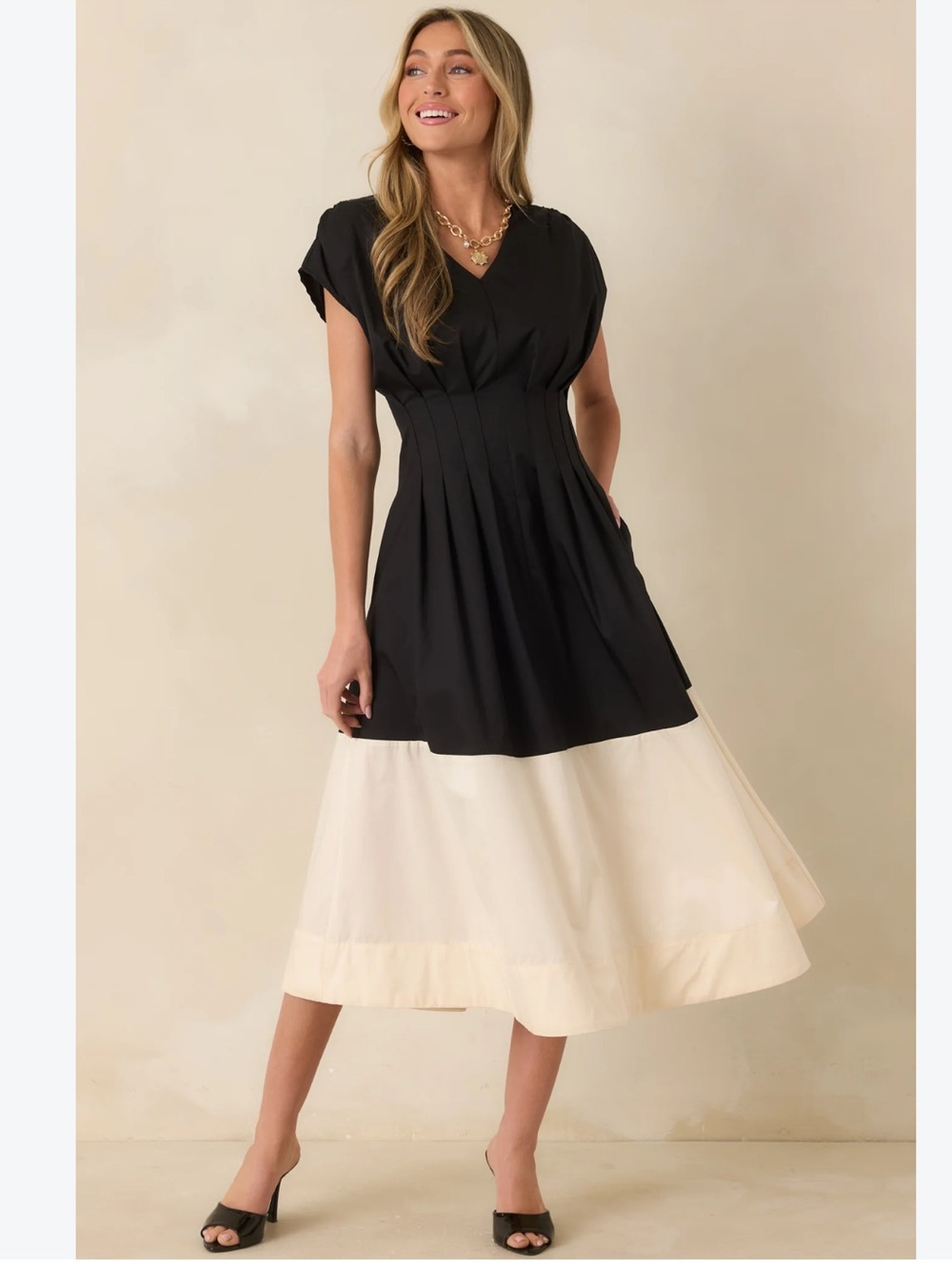 Boutique Entro STARK DIFFERENCES BLACK & IVORY CONTRAST PLEATED MIDI pockets Med
